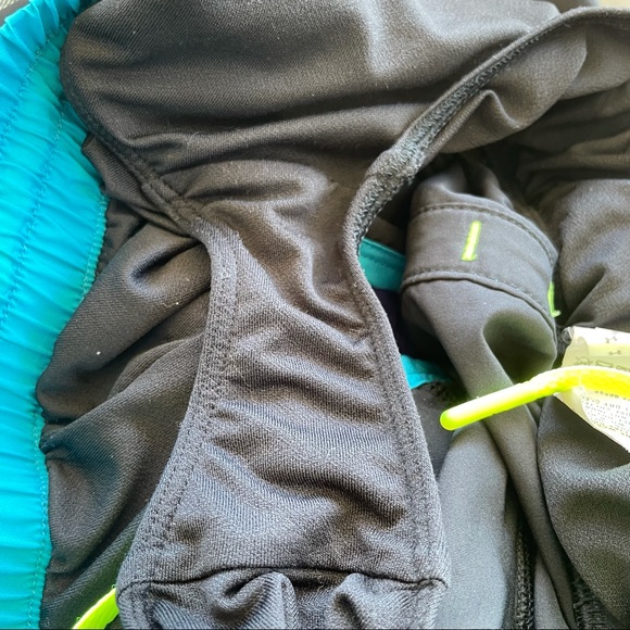 Under Armour Heat Gear Semi Fitted Running Shorts - Picture 7 of 13